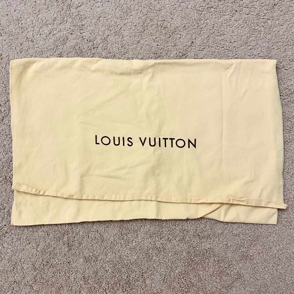Louis Vuitton Elegant Tan Dust Bag